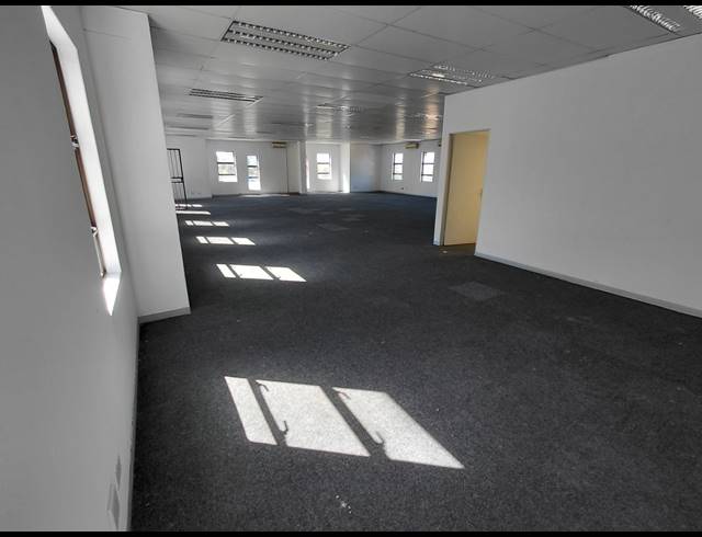 233M² OFFICE TO LET IN HALFWAY HOUSE